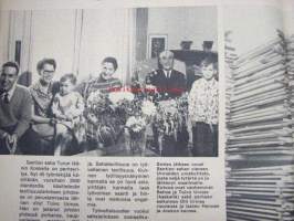 Kotiliesi 1969 nr 12 (Seija Katila: Karjalan kunnailla, Äyräpään kansallispukuja, kuvat Kalervo Manninen. Suomenlinnan kesä. Kerttu ja Kaarlo Sukki.