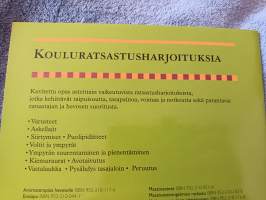 Kouluratsastusharjoituksia