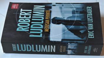 Robert Ludlumin Medusan perintö