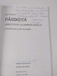 Pärskeitä : järisyttäviä ja lempeitä runoja : elämässä kellujan ajatuksia (signeerattu)