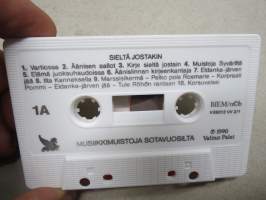 Musiikkimuistoja sotavuosilta 1 - Valitut Palat -C-kasetti / C-cassette