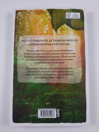 Polkuja metsään