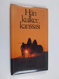 Hän kulkee kanssasi (ERINOMAINEN)