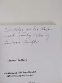 VÅGA-VETA-VINNA : fokus på slöjdpedagogik 1974-2000 : en livsresa från bondlandet till vetenskapens arenor (signeerattu, tekijän omiste)