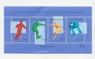Nuorten harrastuksia 1991 - Pienoisarkki  **