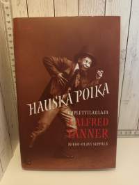 Hauska poika, kuplettilaulaja J. Alfred Tanner
