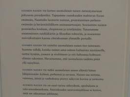 Suomen naisen tie - Pirtistä parlamenttiin.