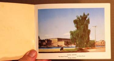 Valokuva-albumi Tukholma, Ruotsi. Vyer från Stockholm.   16 värikuvaa paperille (17 x 12 cm). 1950-luku?