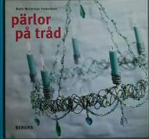 Pärlor på tråd.  (Helmityöt, käsityöt)