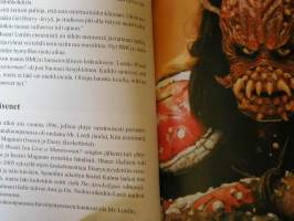 Lordi. Hirviön tarina, 2006. 1.painos. Elämäntarinakirja.