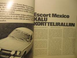 Mies 1973 / 8 sis, mm, Ford Escort Mexico koeajossa.