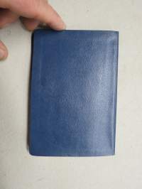 Suomen Höyrylaiva Osakeyhtiö - Finska Ångfartygs Aktiebolaget  SHO - FÅA kalenteri 1957, runsassisältöinen kirja, mm. laivaluettelo &quot;fleet list&quot;