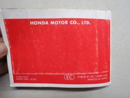 Honda XRV750 owner´s manual -käyttöohjekirja englanniksi, hollanksi ja espanjaksi, sähkökaavio mukana