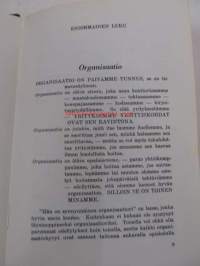 Tie menestykseen ja johtoon. Koottuja kokemuksia ja totuuksia