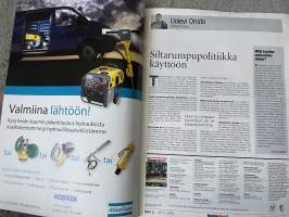 Koneviesti 2013 nr 8 - Mönkijöiden työkoneet, Esittelyssä avantin ketterä R-sarja, Ojanperkuulla vedet virtaamaan, konevoimaa klapi-talkoisiin, ym.