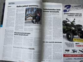 Koneviesti 2013 nr 8 - Mönkijöiden työkoneet, Esittelyssä avantin ketterä R-sarja, Ojanperkuulla vedet virtaamaan, konevoimaa klapi-talkoisiin, ym.