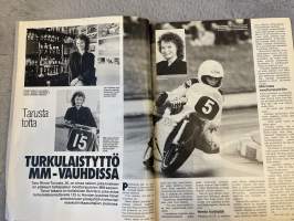 Tuulilasi 1989 nr 4 - Koeajo: Ford Fiesta &amp; Subaru Justy Ecvt, Uusi Mazda, 30000 km:n kestotesti: Mitsubishi Galant, ym.