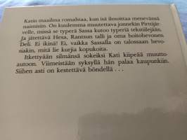 Ratsutyttö muuttaa maalle
