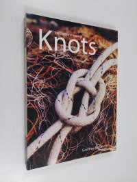 The complete book of knots