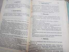 Upseeri  - Upseerien ja aliupseerien kertaus- ja jatko-opiskelukirja -erittäin hyvä tietopaketti mm. aseet ja varusteet, sotilastaidot, kuljetukset, siirtymiset ym.