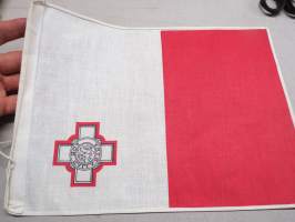 For Gallantry -pienoislippu / flag