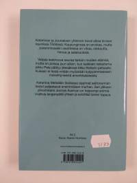 Lyyra soittaa salat : jännitysromaani
