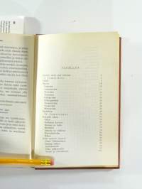 Alla kasvon Kaikkivallan: Mystillinen trilogia