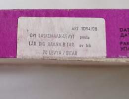 Opi laskemaan - levyt n 70 puulevyä - alkuperäisessä pakkauksessa 29x11x3 cm