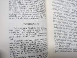 Uuyuni uukwanampinyuka -oshindonga-kielellä julkaistu kirja &quot;Maailma kyllä muuttuu&quot; Ambomaalta (Namibia)