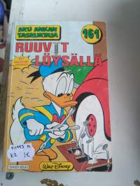Aku ankan taskukirja  161 ruuvit löysällä v. 1993