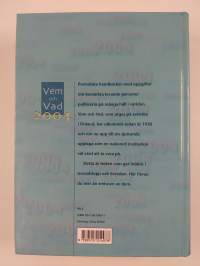 Vem och vad 2004 : Biografisk handbok 2004