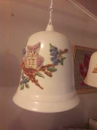 Keramiikka kello sarja. Kaunis  neljän kellon sarja.Tekijä  edesmennyt amerikkalainen Dottie Haines ( Dorothy)