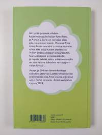 Anna ja Elvis mummolassa