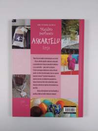 Meidän perheen askartelukirja