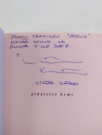 Pidätetty hymy (signeerattu, tekijän omiste)
