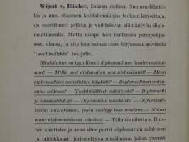 Todellinen diplomaatti - Esseitä ja aforismeja