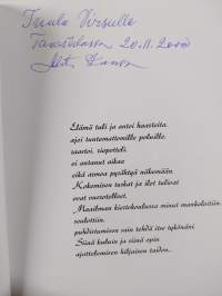 Lapsuuden vilkkaat laitumet (signeerattu, tekijän omiste)
