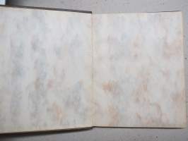 Finska Träsliperiföreningen 1893-1922, kuulunut Frenckellin arkistokokoelmaan (huomaa nahkaan leimattu kirjapainon merkki) -kokonahkainen lahjasidos
