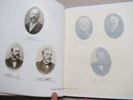 Finska Träsliperiföreningen 1893-1922, kuulunut Frenckellin arkistokokoelmaan (huomaa nahkaan leimattu kirjapainon merkki) -kokonahkainen lahjasidos