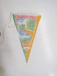 Heinola - näkötorni &amp; silta -matkailuviiri, pikkukoko, pohjaväri oranssinkeltainen &amp; vihreä / souvenier pennant