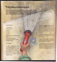 Velhokoulu - Loitsuja, temppuja, taruja ja uskomuksia sekä 50 taikuutta tihkuvaa askarteluohjetta, 2002.