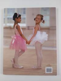 Lasten balettikoulu : tanssitunnilla Central School of Ballet&#039;ssa - Balettikoulu