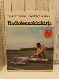 Radiolennokkikirja