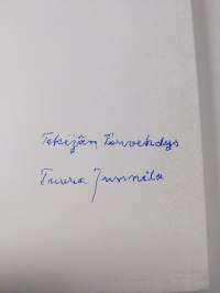 Myrskyinen vuosisata lähenee loppuaan (signeerattu)