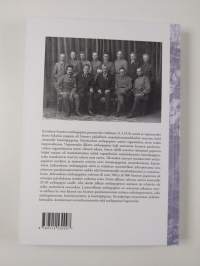 Suomen sotilaspapisto 100 vuotta : itsenäisen Suomen puolustusvoimien kirkollinen työ vuosina 1918-2018 - Itsenäisen Suomen puolustusvoimien kirkollinen työ vuosi...