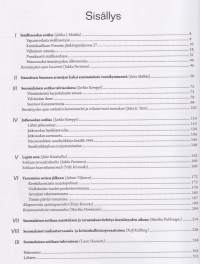 Suomalainen sotilas -sarja 1-3. 2009-10. 1.Muinaisurhosta nihtiin. 2. Hakkapeliitasta tarkk&#039;ampujaan. 3. Jääkäristä rauhanturvaajaan.