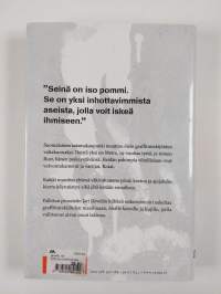 Tyttö ja pommi