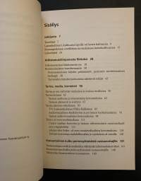 Perinteestä mediavirtaan - Kansanperinteen muuntuminen arkistomuistiinpanoista lastenkulttuuriksi