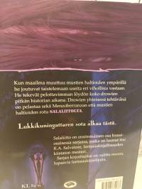 Salaliitto - Lukkikuningattaren sota osa 1