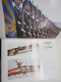 Weapons in colour 1 -aseita värikuvissa
